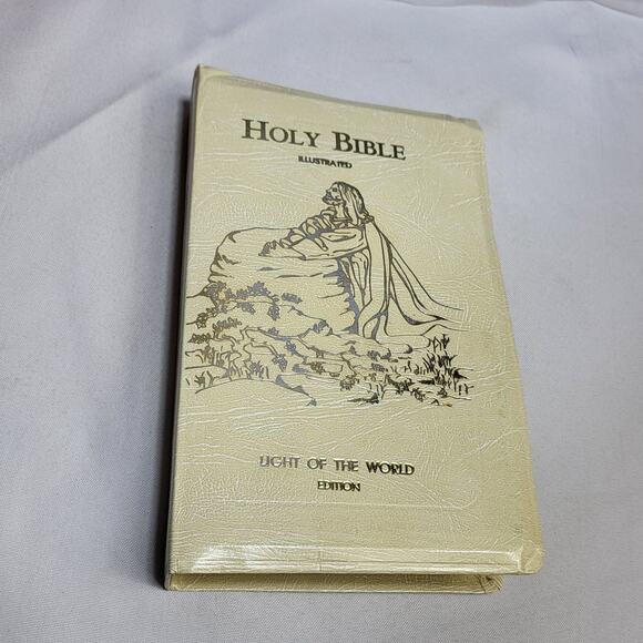 Holy Bible Illustrated Light of the World Edition Vintage Wood Cedar Box - Picture 8 of 15